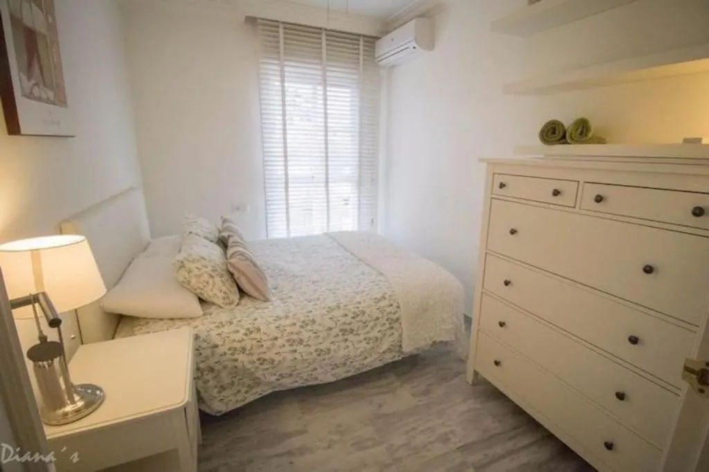 023 Enchanting 4 Bed Traditional Townhouse In Benalmadena Costa Ισπανία